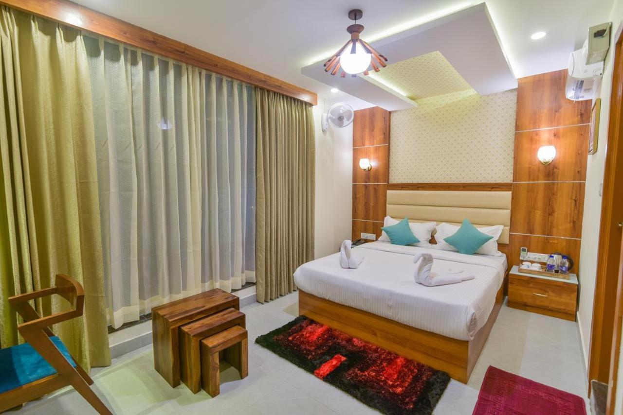 Address 24 Inn Бангалор Екстериор снимка