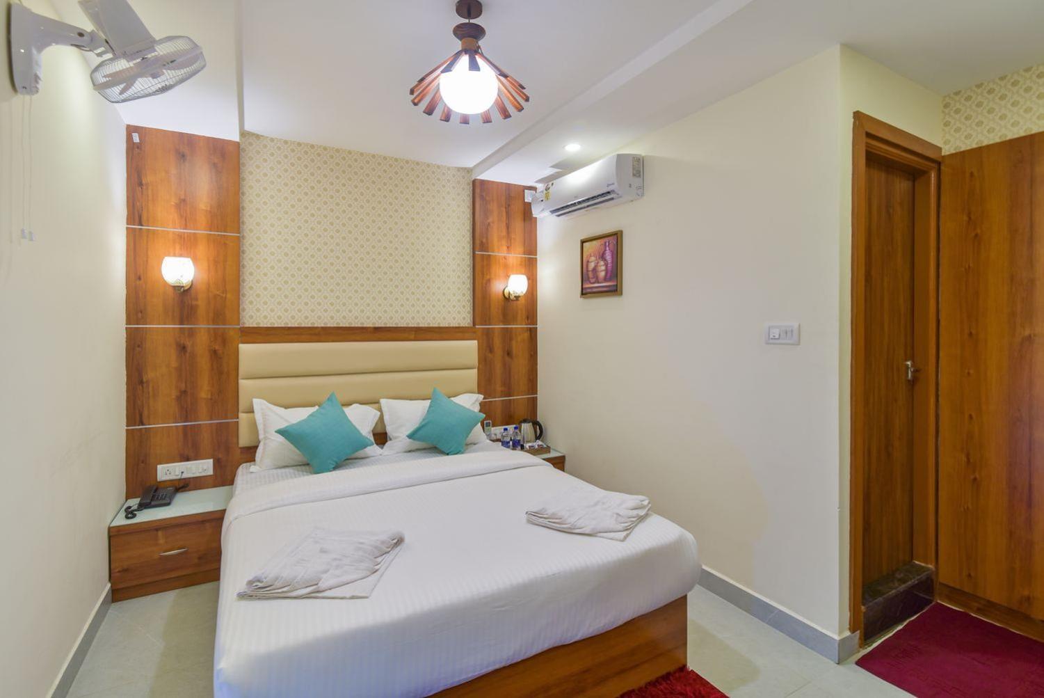 Address 24 Inn Бангалор Екстериор снимка